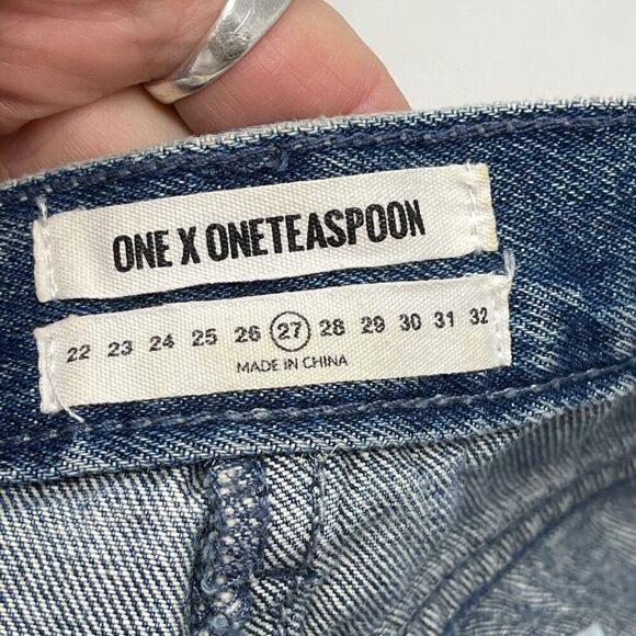 One Teaspoon Blue Junkyard Low Waist Relaxed Fit Curved Hem Denim Shorts Size 27 - Picture 4 of 7